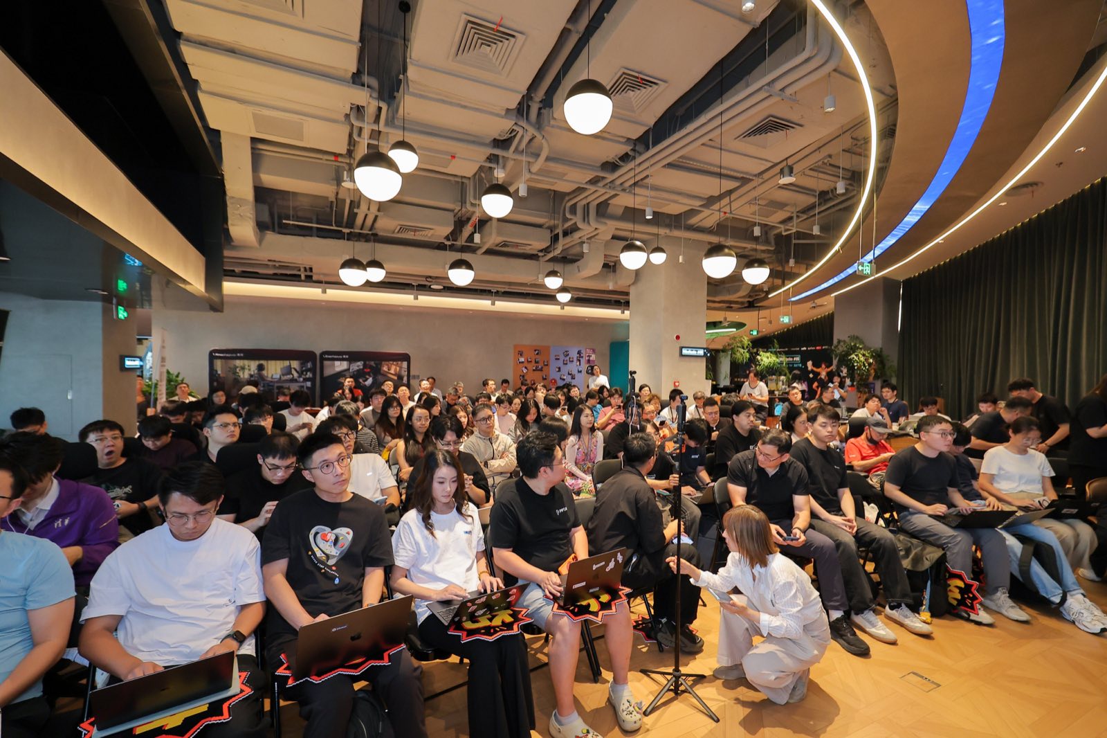路演现场,坐得很满